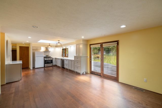 221 W Rainier Way, Spokane, WA 99208