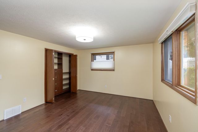 221 W Rainier Way, Spokane, WA 99208
