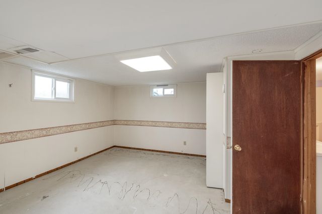 221 W Rainier Way, Spokane, WA 99208