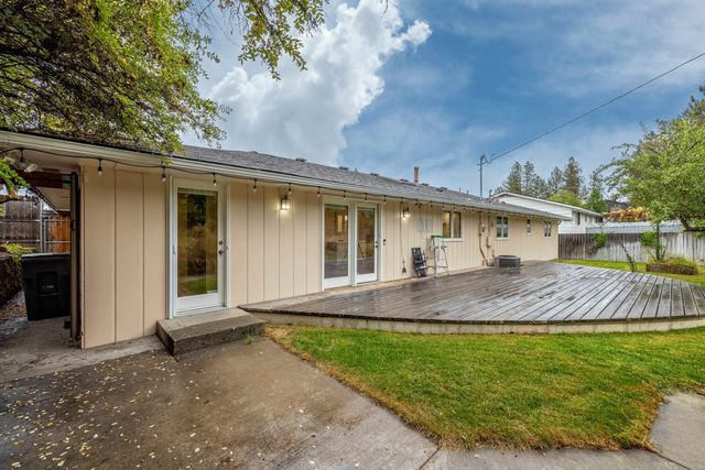 221 W Rainier Way, Spokane, WA 99208