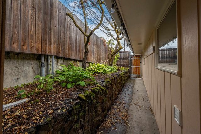 221 W Rainier Way, Spokane, WA 99208