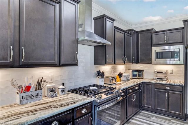 1623 Lazy Fox Lane, Kernersville, NC 27284