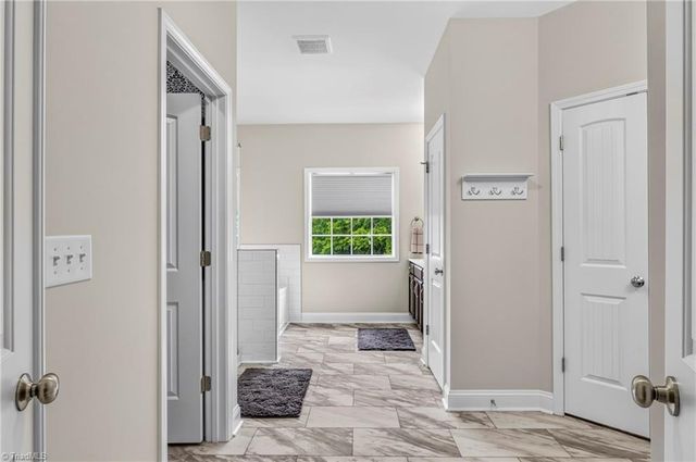 1623 Lazy Fox Lane, Kernersville, NC 27284
