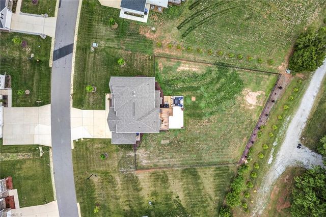 1623 Lazy Fox Lane, Kernersville, NC 27284