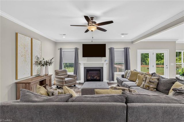 1623 Lazy Fox Lane, Kernersville, NC 27284