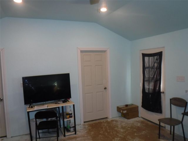 133 Crepe Myrtle PKWY, Elgin, TX 78621