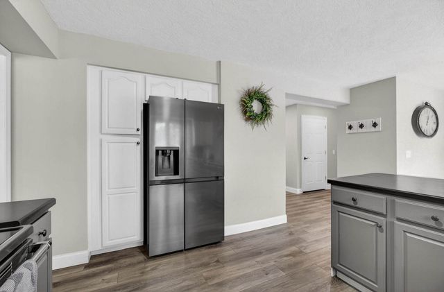 704 S 8th Street, Eldridge, IA 52748