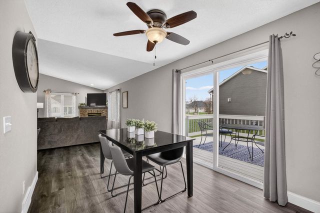 704 S 8th Street, Eldridge, IA 52748