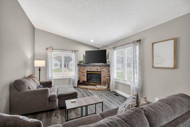 704 S 8th Street, Eldridge, IA 52748