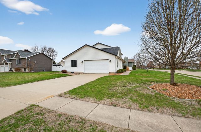 704 S 8th Street, Eldridge, IA 52748