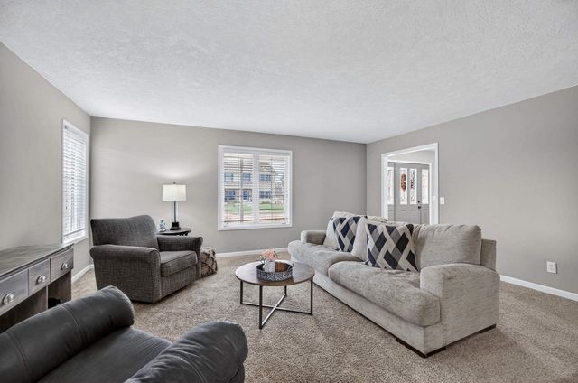 704 S 8th Street, Eldridge, IA 52748