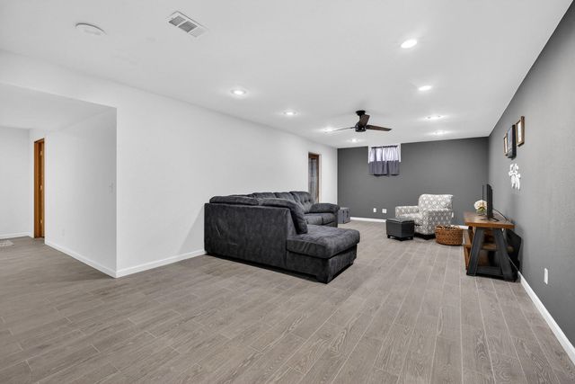 704 S 8th Street, Eldridge, IA 52748