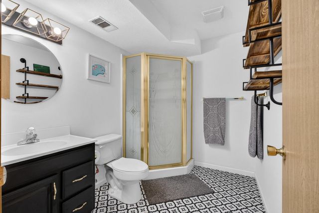 704 S 8th Street, Eldridge, IA 52748