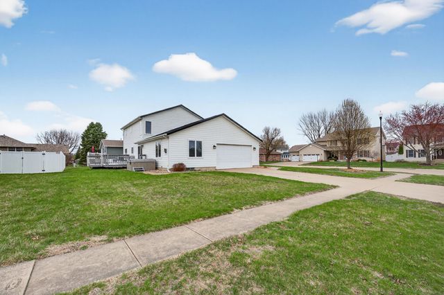704 S 8th Street, Eldridge, IA 52748