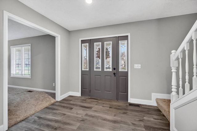 704 S 8th Street, Eldridge, IA 52748