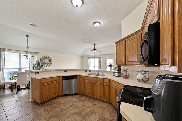 1631 Mt Zion Drive, Arlington, TX 76018