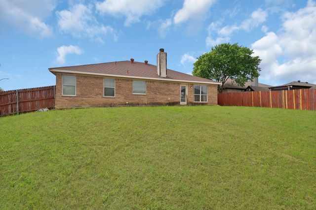 1631 Mt Zion Drive, Arlington, TX 76018