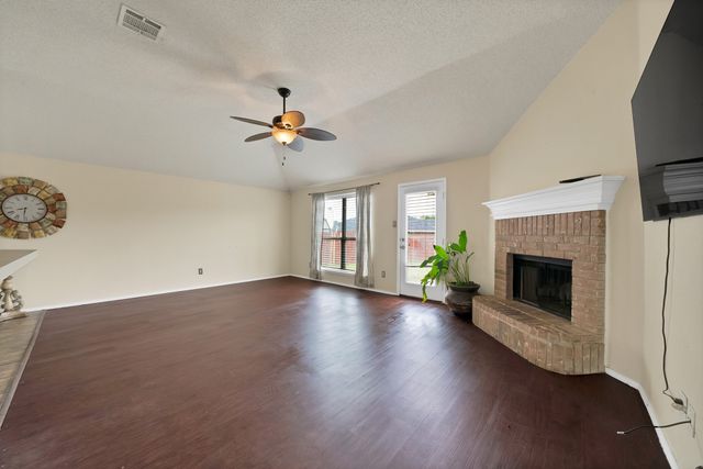 1631 Mt Zion Drive, Arlington, TX 76018