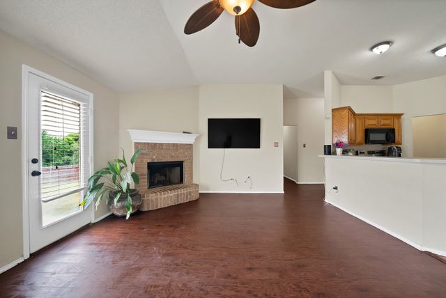 1631 Mt Zion Drive, Arlington, TX 76018