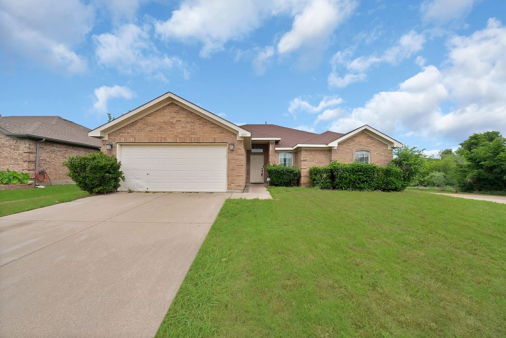 1631 Mt Zion Drive, Arlington, TX 76018