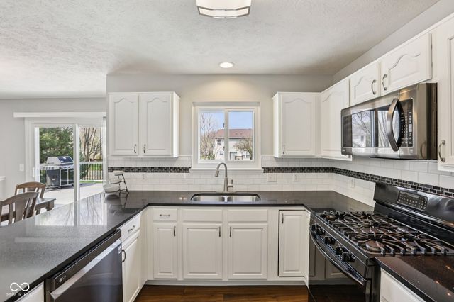 5458 Fieldhurst Lane, Plainfield, IN 46168