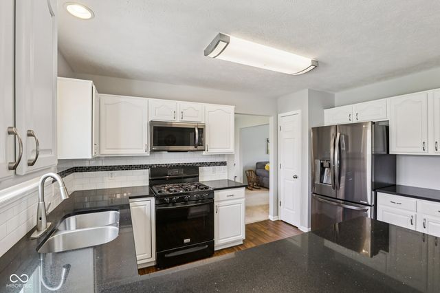 5458 Fieldhurst Lane, Plainfield, IN 46168
