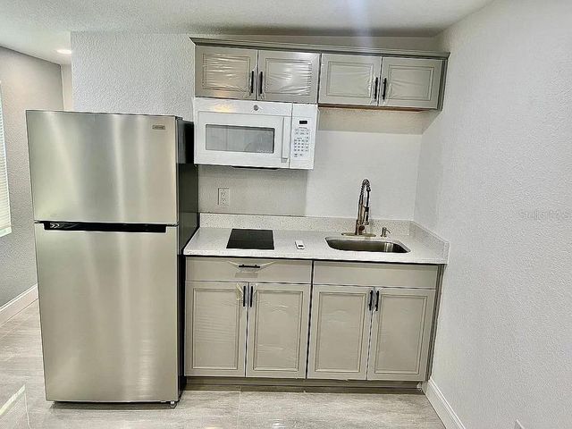 3215 KILBURN ROAD, Holiday, FL 34691