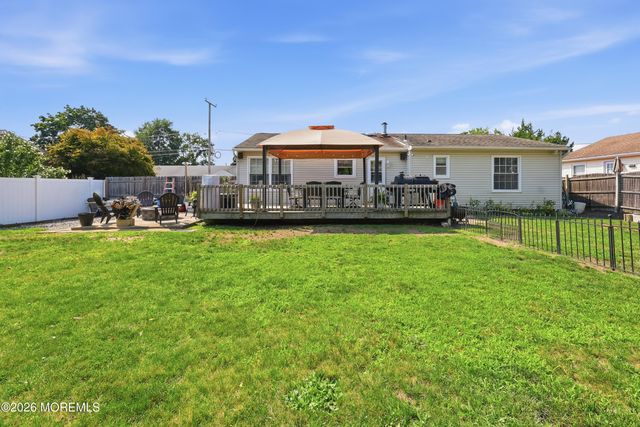 1209 Pacific Avenue, Beachwood, NJ 08722