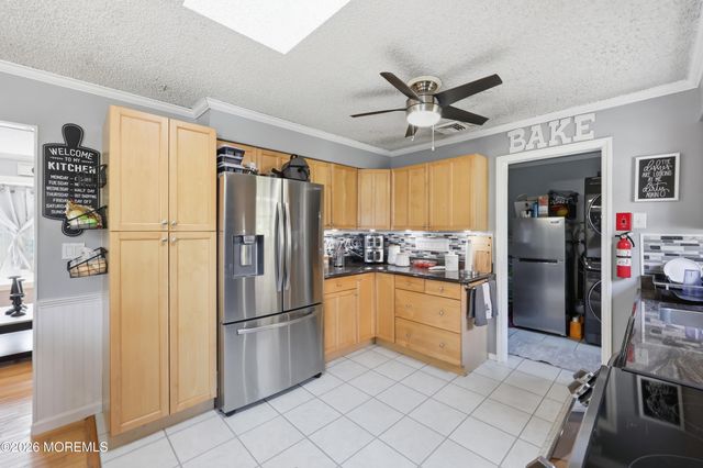 1209 Pacific Avenue, Beachwood, NJ 08722