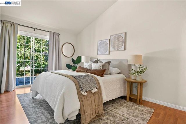 32510 Lake Temescal Ln, Fremont, CA 94555