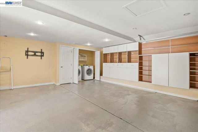 32510 Lake Temescal Ln, Fremont, CA 94555