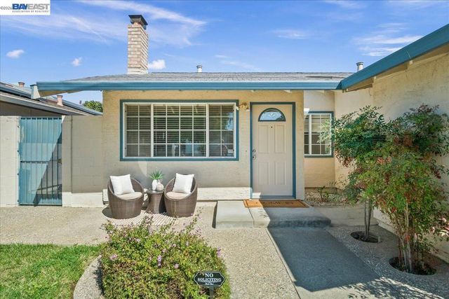 32510 Lake Temescal Ln, Fremont, CA 94555