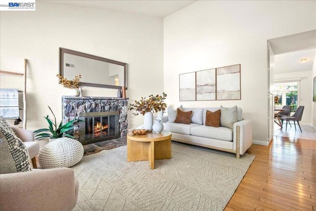 32510 Lake Temescal Ln, Fremont, CA 94555