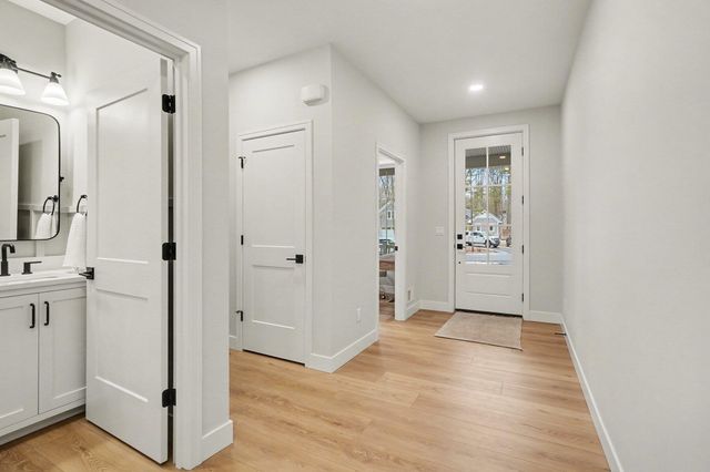 76831 Wood Crest Court, South Haven Twp, MI 49090