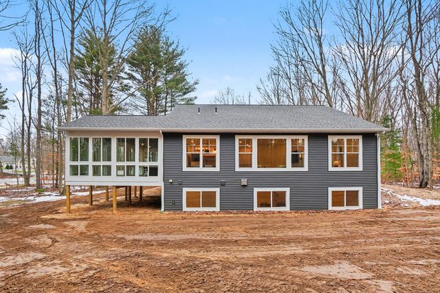 76831 Wood Crest Court, South Haven Twp, MI 49090