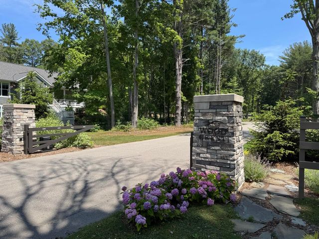 76831 Wood Crest Court, South Haven Twp, MI 49090