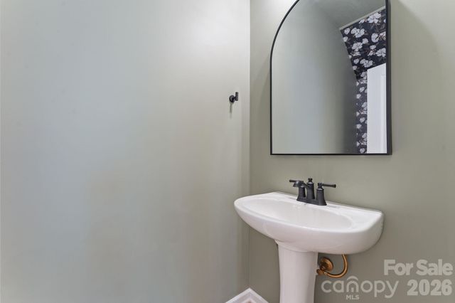 230 Quinn Road 21, Matthews, NC 28104