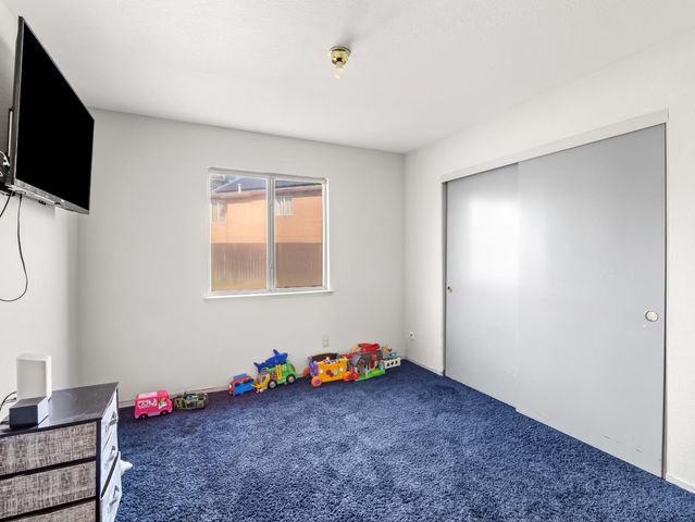 4217 N Carnegie Avenue, Fresno, CA 93722