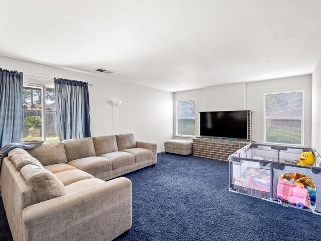 4217 N Carnegie Avenue, Fresno, CA 93722