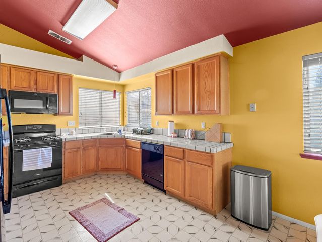 4217 N Carnegie Avenue, Fresno, CA 93722