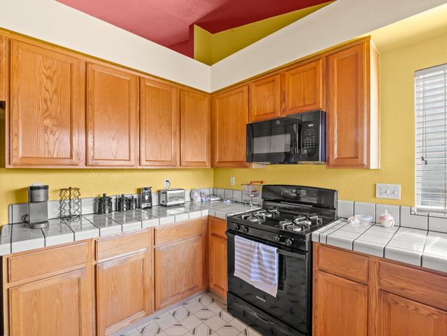 4217 N Carnegie Avenue, Fresno, CA 93722