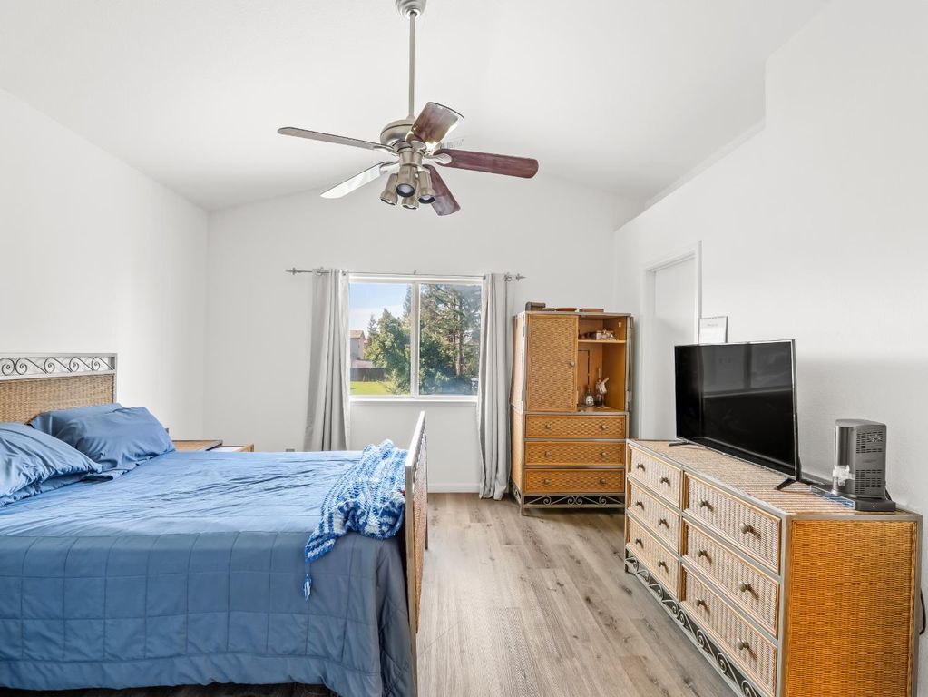 Image 15 of property listing at 4217 N Carnegie Avenue, Fresno, CA 93722