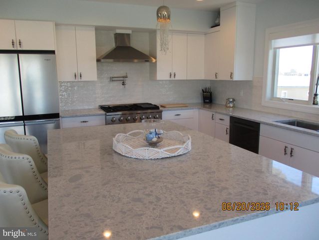 24 W MEARS AVE, Long Beach Township, NJ 08008