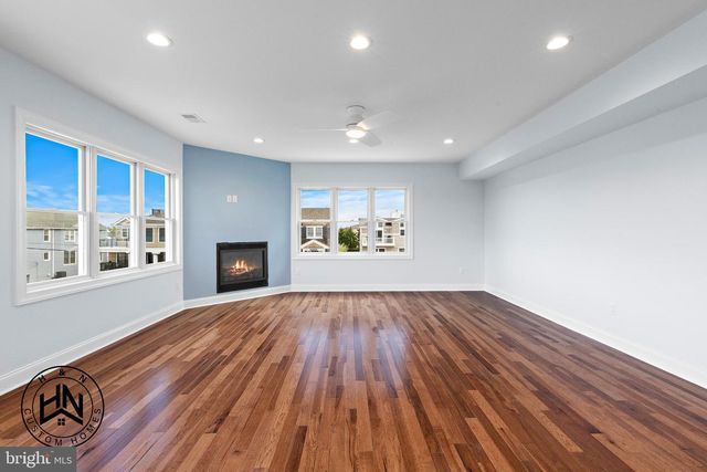 24 W MEARS AVE, Long Beach Township, NJ 08008