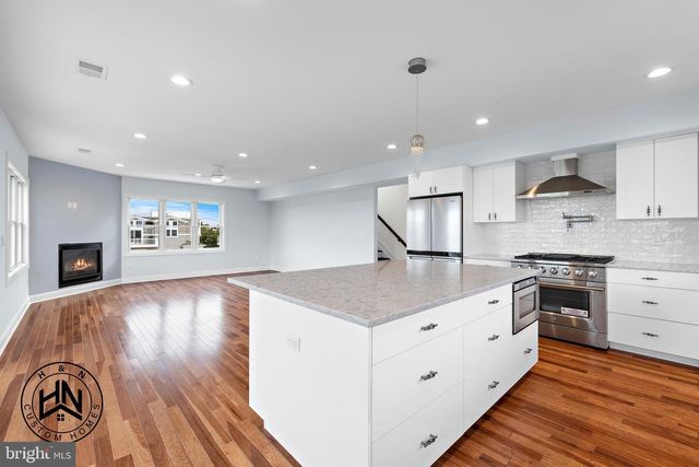 24 W MEARS AVE, Long Beach Township, NJ 08008