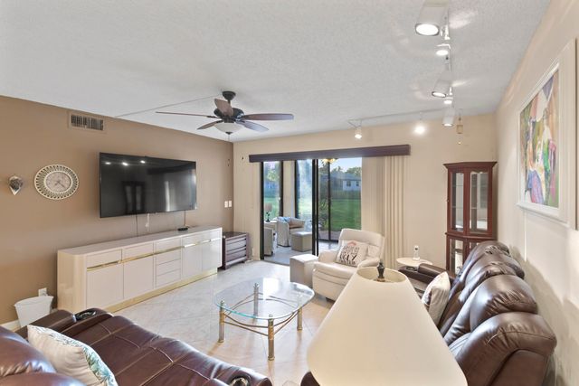 10155 Mangrove Drive 105, Boynton Beach, FL 33437