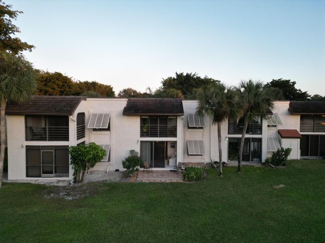 10155 Mangrove Drive 105, Boynton Beach, FL 33437