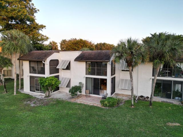 10155 Mangrove Drive 105, Boynton Beach, FL 33437