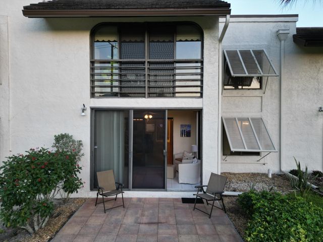 10155 Mangrove Drive 105, Boynton Beach, FL 33437