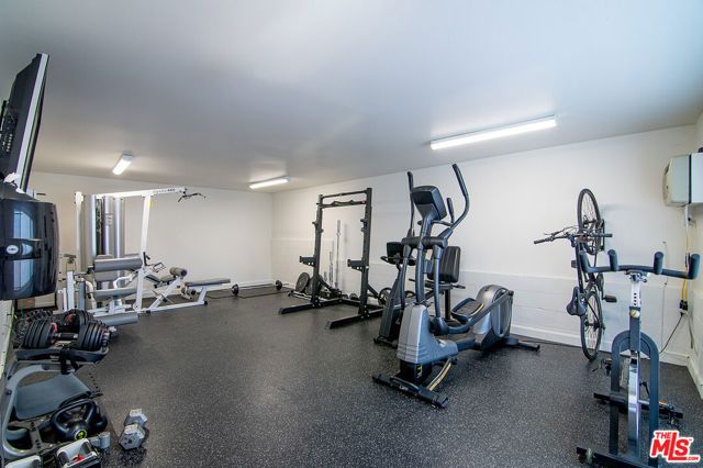 5252 Coldwater Canyon Avenue 214, Sherman Oaks, CA 91401